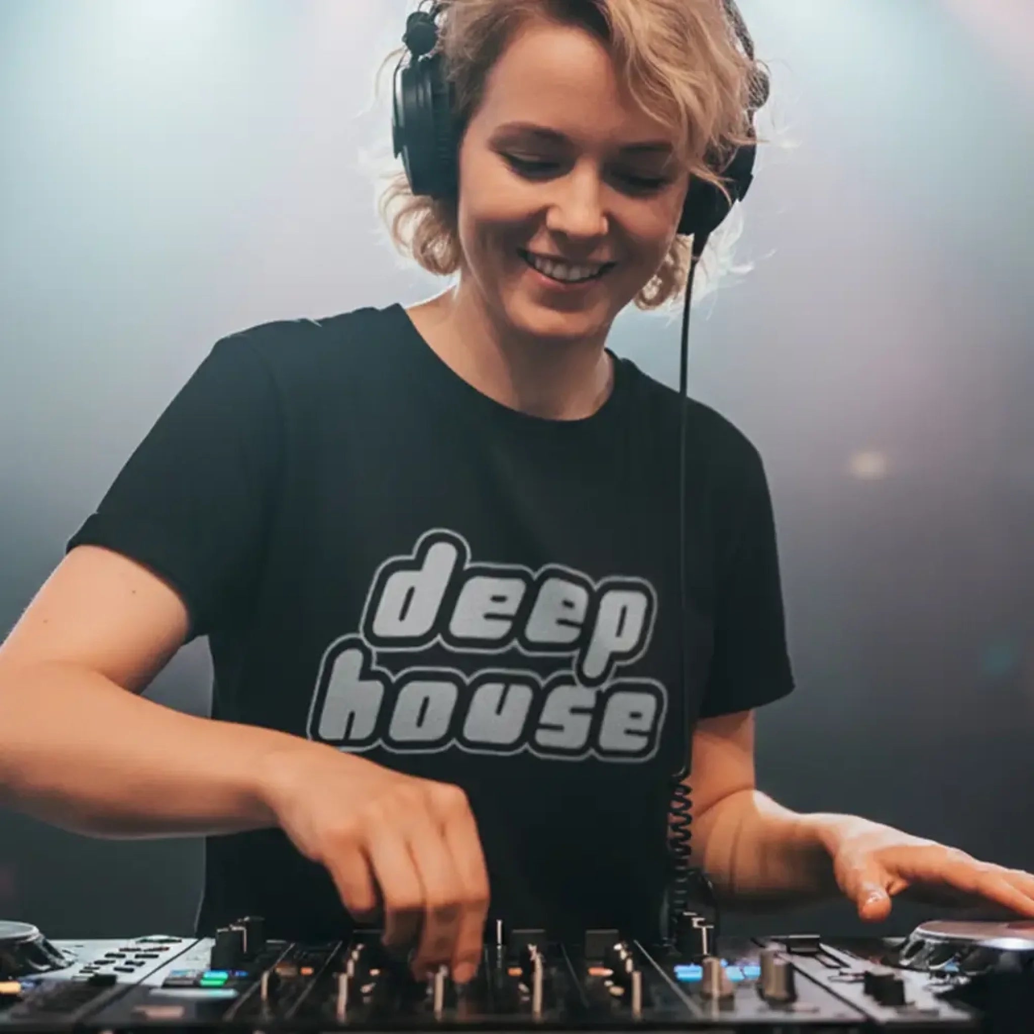 DJ egyedi póló